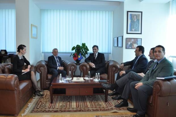 Bakan Yağcılar Minxhozi ile Görüştü