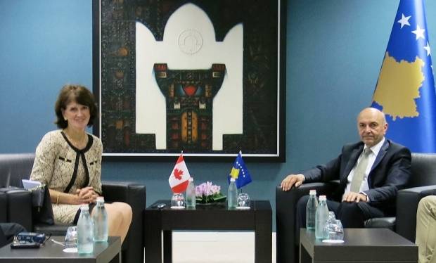 Mustafa Kanada Büyükelçisi LaRoque'u Kabul Etti