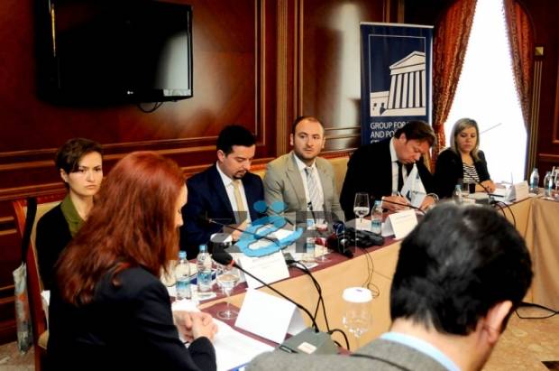 Cnochi: AB Ülkelerini Vizeler Hakkında Parmakla  İşaretlemeyiniz