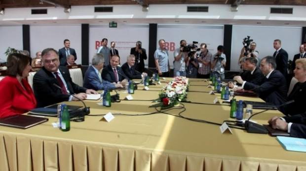 Jahjaga: Bölge Ülkeleri Ekonomi ve Güvenlik Alanında Birbirine Bağımlı