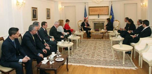 Jahjaga, Eliot Engel'i Kabul Etti