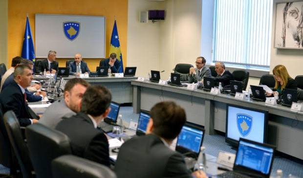 Hükümet, Kosova'da Sırplara Yapılan Saldırıları Görüşüyor