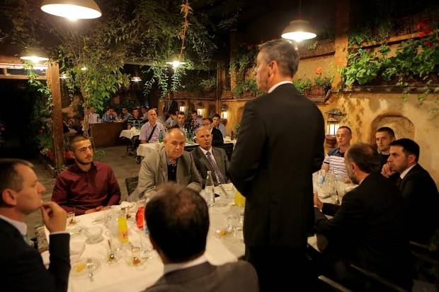 Veseli,  Alauddin' Medresesi Öğrencilerine İftar Verdi