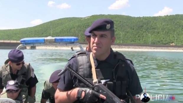 Polis, Badovça Barajında Devriyelerini Sürdürüyor