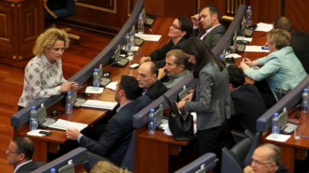 Muhalefet, Mahkeme Kararının Düşürüleceğinden Kuşkulu