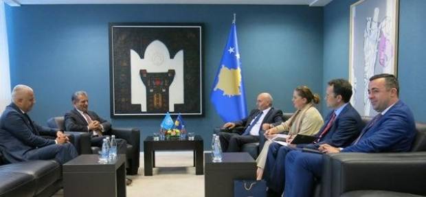 Zarif, Kosova'da İlerlemeyi Olumlu Değerlendirdi