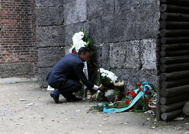 Veseli Aucshvitz-Birkenau Anı Kampını Ziyaret Etti