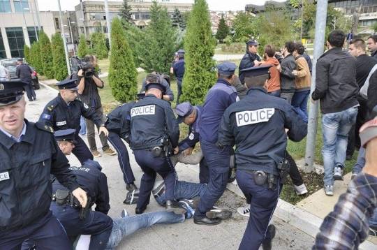 Vetëvendosje Eyleminde 15 Kişi Tutuklandı