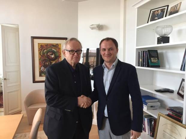Ahtisaari, Kosova'nın UNESCO Üyeliğini Destekliyor