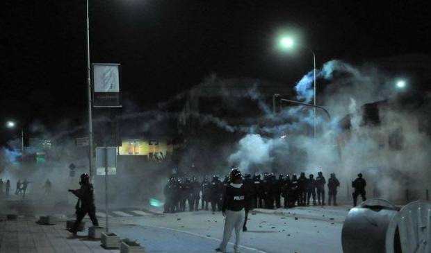 Protestoda 14 Polis ve 1 Vatandaş Yaralandı