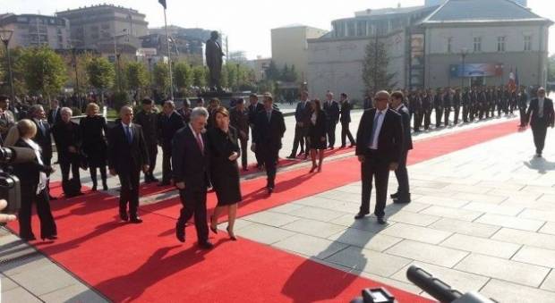 Fischer: Kosova Avrupa için Önemli Bir Konu