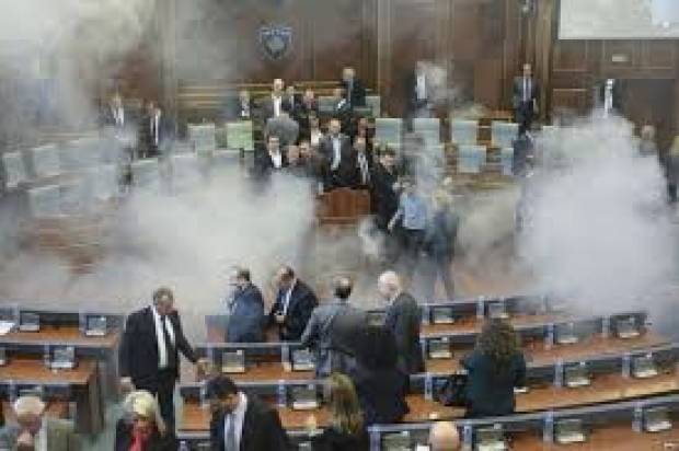 Muhalefet Durumun Patlak Vereceğini Duyurmaktadır