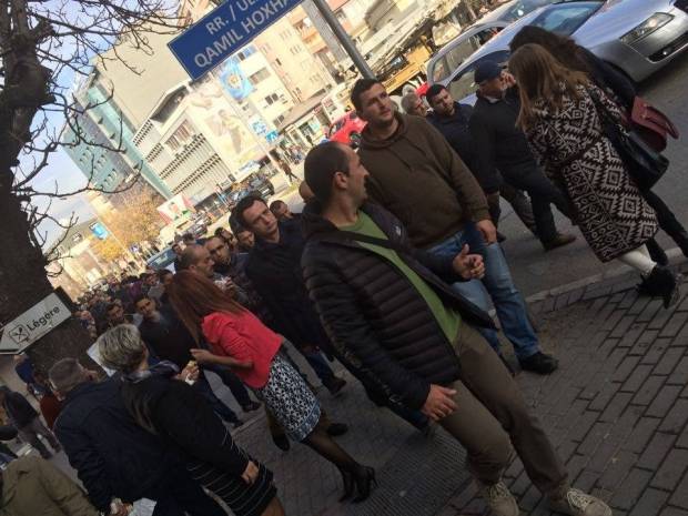 Albi'ni Parti Aktivistleri Koruyor
