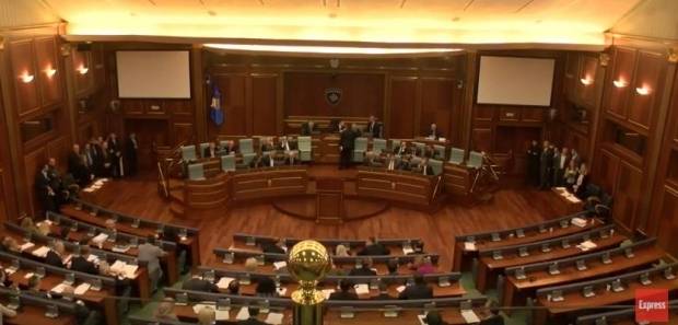 Meclis Oturumu Genel Salonda Devam Ediyor