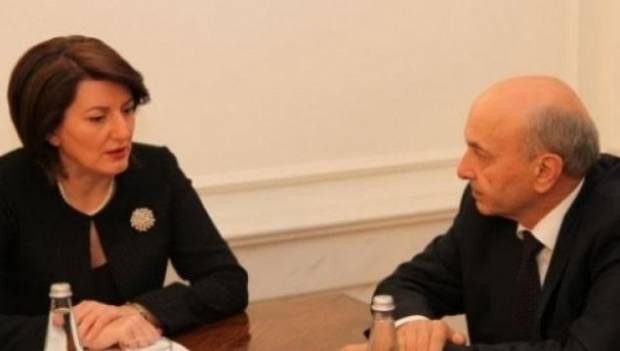 Jahjaga ve Mustafa Siyasi Kriz Çözümünü Görüştüler