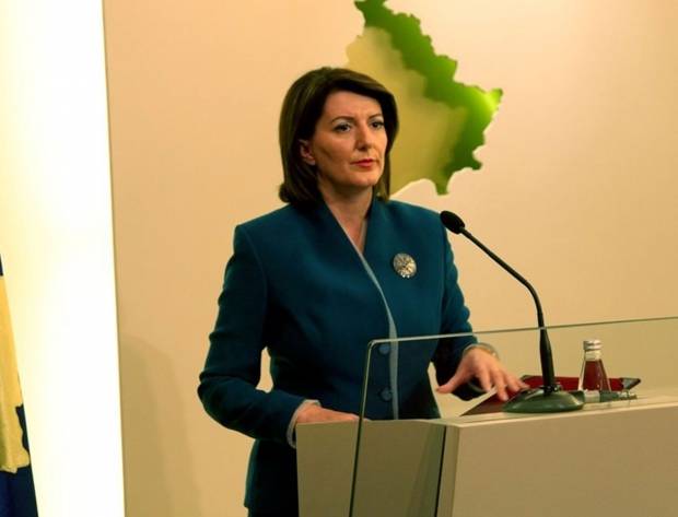 Jahjaga, Kadınların Mülkiyet Haklarını Desteklemektedir