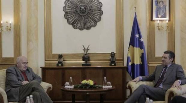 Veseli: Zorluklar Karşısında Entelektüellerin Fikri Önemli