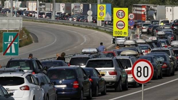 Kosovalı Gurbetçiler Sırbistan'da Kaldı