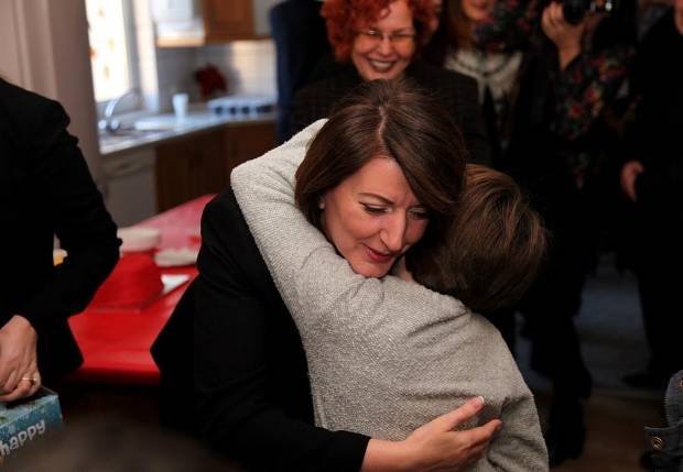 Jahjaga, SOS Köyü ve Down Sendrom Örgütünü Ziyaret Etti