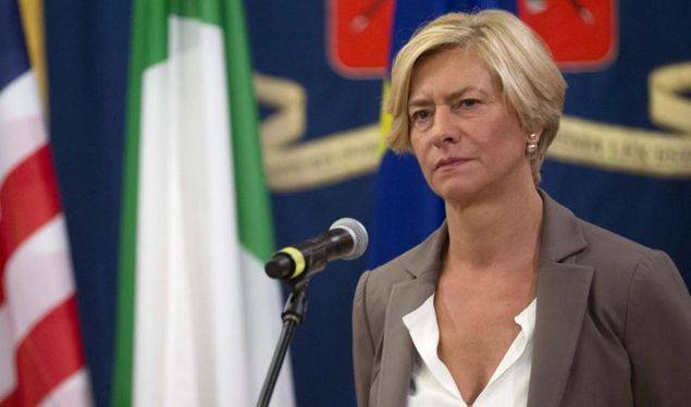 Pinotti Bugün Priştine'de
