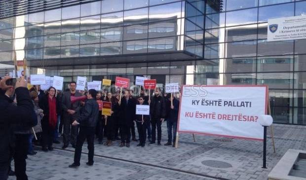 VV: Aktivistleri Serbest Bırakın