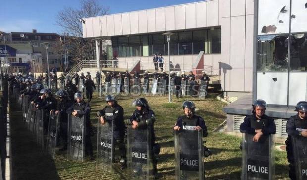 Meclis Binası Üzerinde Keskin Nişancılar