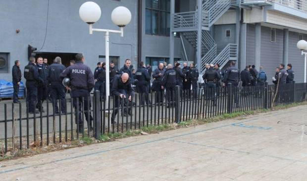 Polis, Meclis,  Başbakanlık ve Anayasa Mahkemesi Binalarını Kuşattı