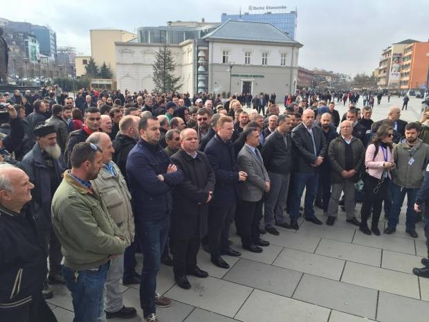Protestocular Meclis Önünde Toplandı