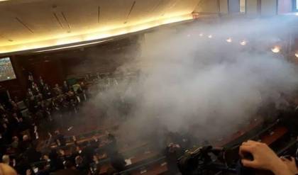 Mecliste Yine Göz Yaşartıcı Gaz