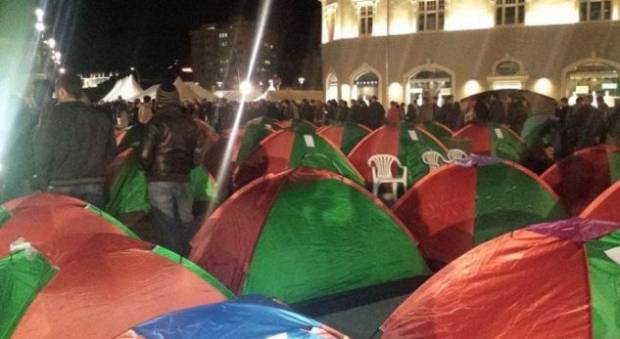 Ymeri ve Kurti Protestocularla Birlikte Geceyi Çadırlarda Geçirdi