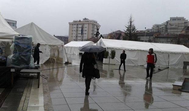 Cumhurbaşkanı Seçimi Yarın, Protestocular ise Halen Meydanda