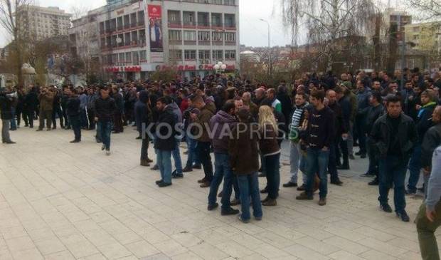 Protesto, "Adem Jashari" Meydanına Taşındı
