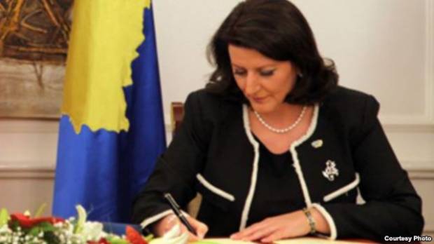 Jahjaga, Kamu İhale Yasasını İmzaladı