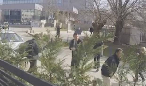 Abrashi'ye Yine Yumurtalı Saldırı