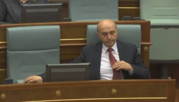 Başbakan Mustafa'ya Su Attılar