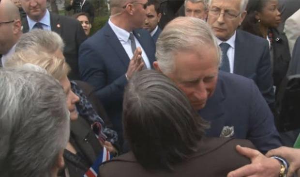 Prens Charles Priştinelelilerle Buluştu