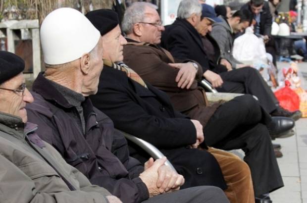 Kosova'da Yaşamayanlara Sosyal Emekli Maaş Yok