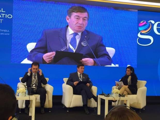 Bakan Bajrami,  İstanbul Eğitim Zirvesi'nde