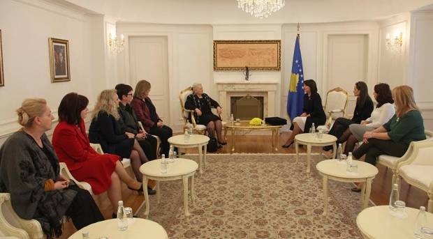 Jahjaga, Bazı Kurul ve Bireyleri Takdir Etti