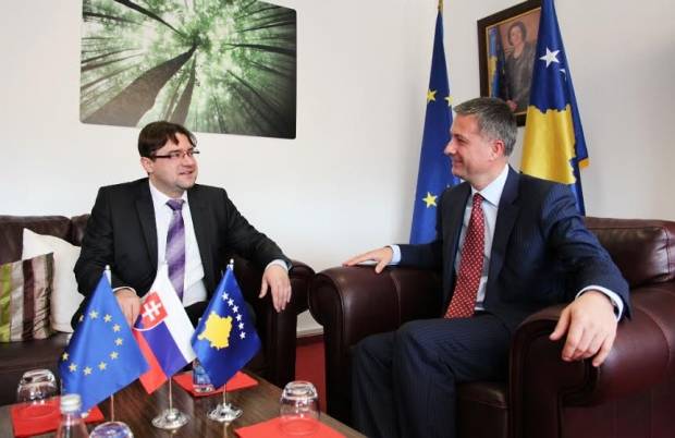 Çollaku: Kosova, Vizeler Süreciyle İlgili Yükümlülüğünü Yerine Getirmiştir