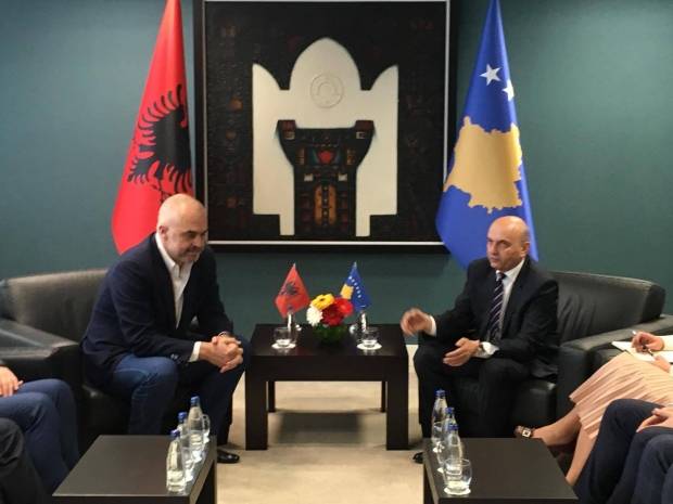 Başbakan Mustafa, Edi Rama ile Bir Görüştü