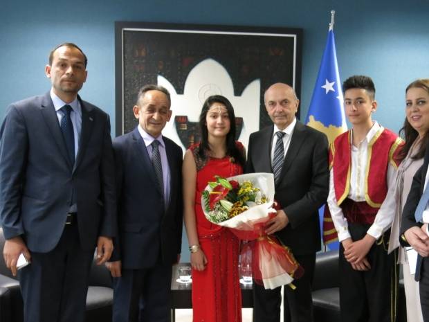 Mustafa, Roman Topluluğuna Desteğini İfade Etti