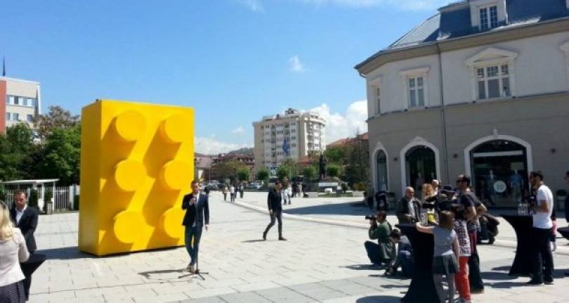 Priştine Meydanında Bir Anıt Daha