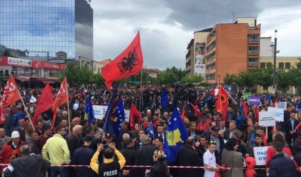 AAK ve Nisma Tüm Halk Protestosu Başladı