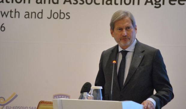 Hahn: İOA, İç Siyaset Sorunlarını Çözmez