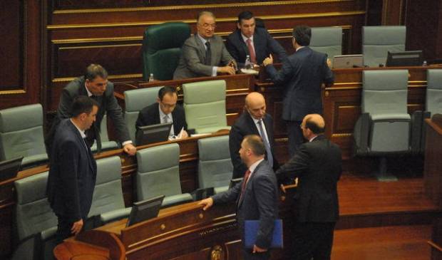 Veseli, Milletvekillerini Eleştirdi