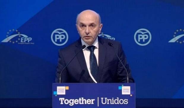 Mustafa, Avrupa Halk Partilerinin 40. Yılı Törenine Katılıyor