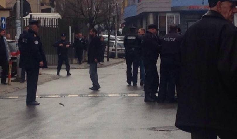 Sırbistan Milletvekili Kuzey Mitroviça'da Darp Edildi