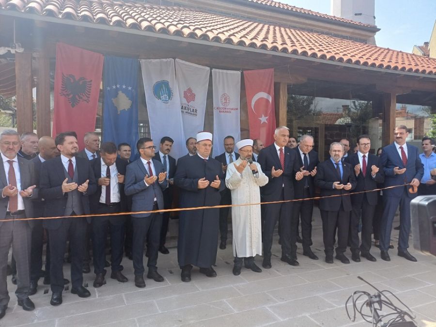 Bakan Ersoy, Priştine ve Yakova’da İki Caminin Açılışını Yaptı