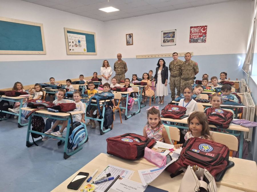 Priştine Öğrencilerinin Eğitimine Türk Askerinden Destek